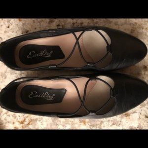 Earthies Essen Flats - Size 7 - black leather